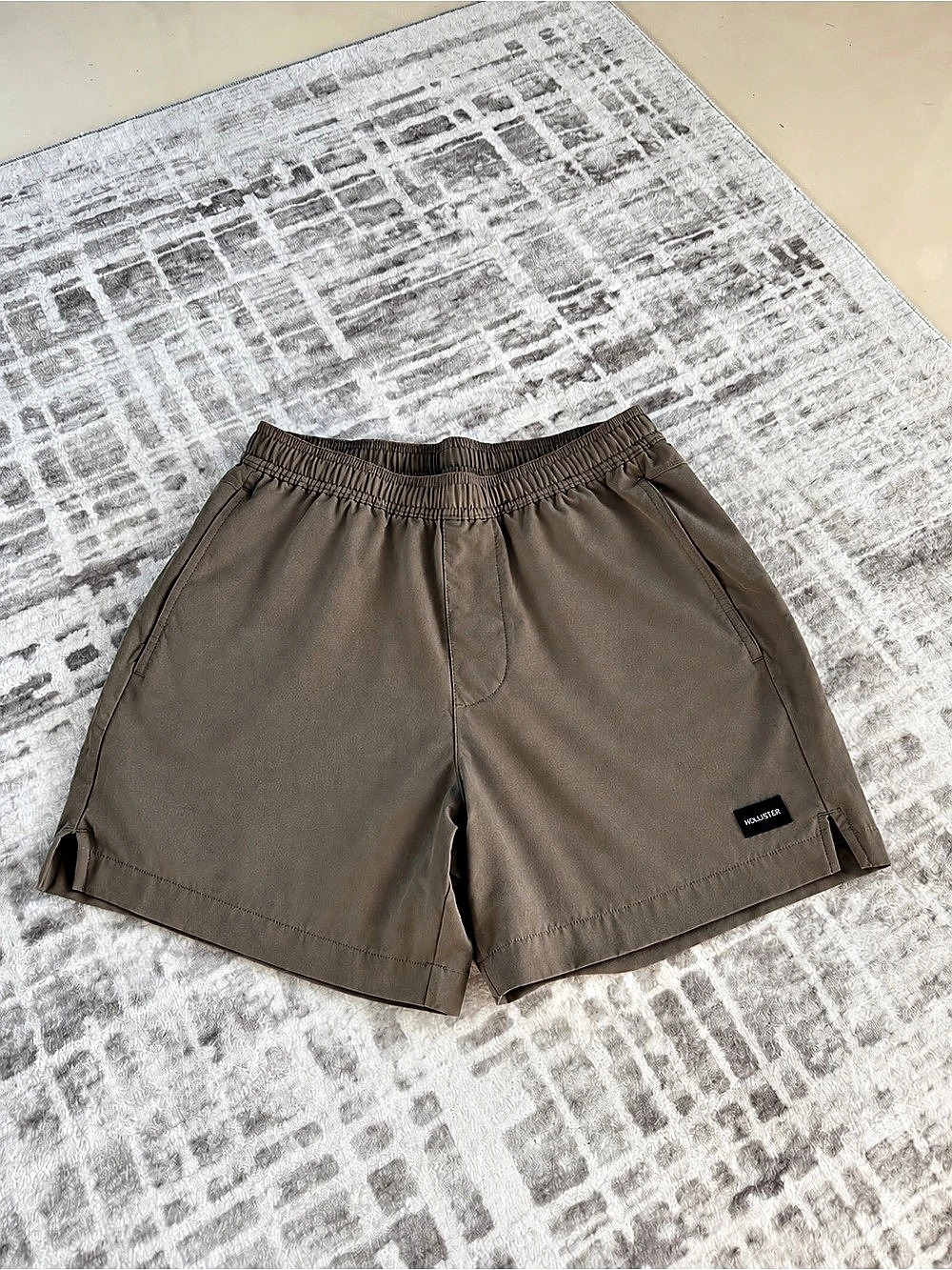 Hollister Men’s Athletic Shorts in Brown Size Small Like New